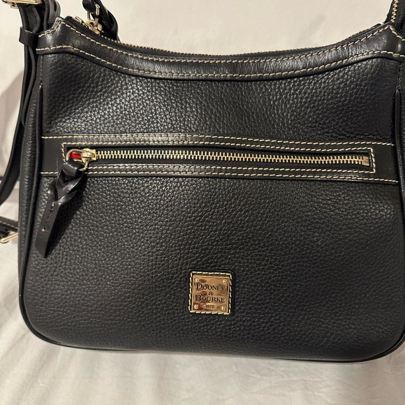 Handbags - Dooney and Bourke ladies purse